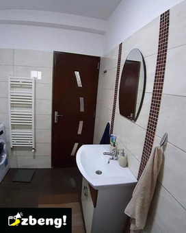 Apartament 3 camere, mobilat, ETAJ 1, BLOC NOU, Capat Cug ( la bulevard )