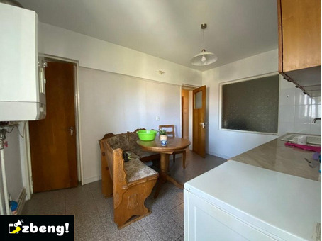 4 dormitoare · 2 baie · Apartament