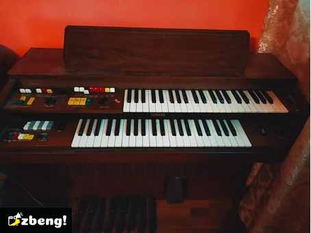 Vând pian Iamaha cu doua trepte