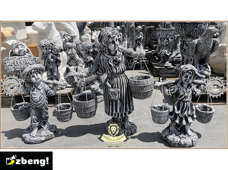 Set 3 statuete, mama și copii cu găletușe, model S65.