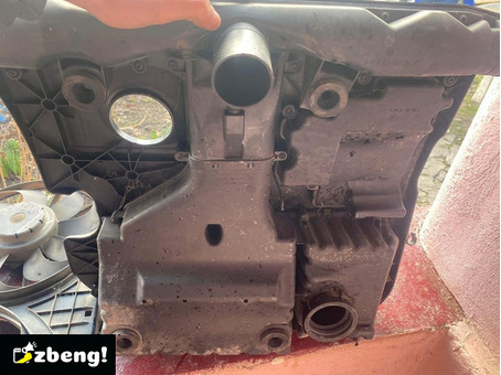 Dezmembrez Golf 4 1.6 16 v Azd